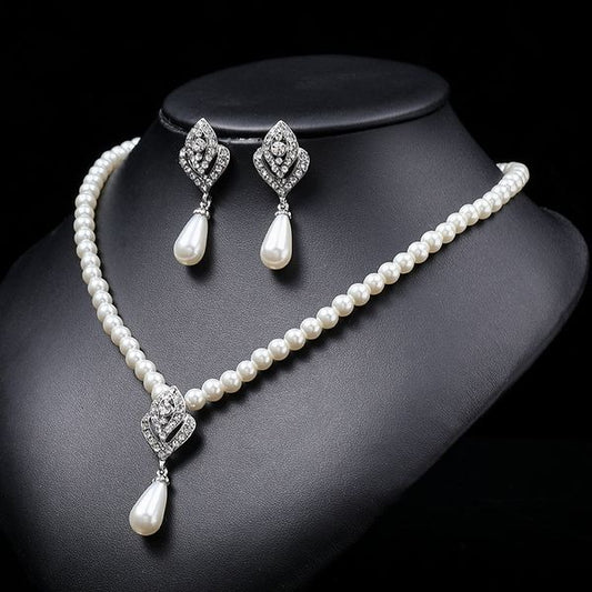 Elegant Pearl Necklace Set – Light Luxury European Style