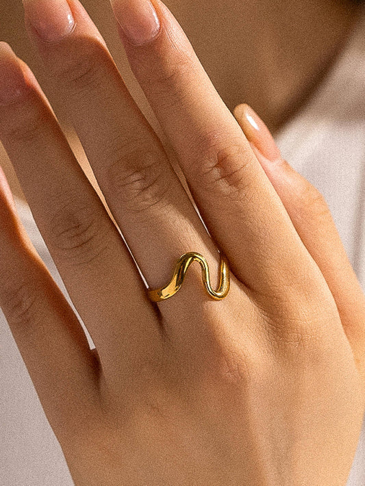 Arther 18K Gold Abstract Ring