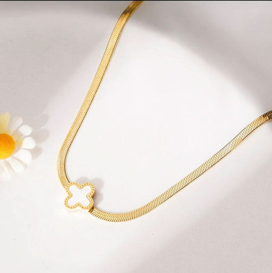 White Vancleef Snake Necklace – Elegant Gold Necklace for Women