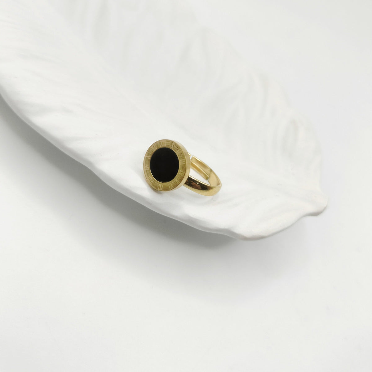 CIRCLE OF ELEGANCE RING