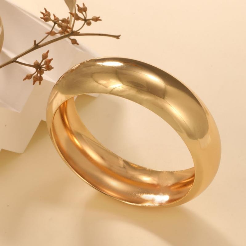 Women’s Gold Western Bracelet – Large Luxurious Round Cuff