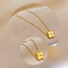 Dainty Clover Necklace