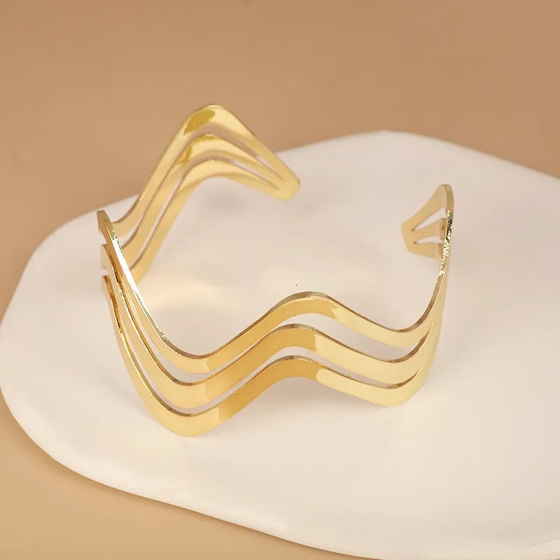 Golden Bloom Bracelet Bangle