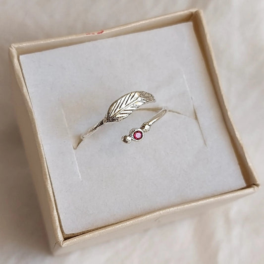 Dainty Silver Leaf Ring