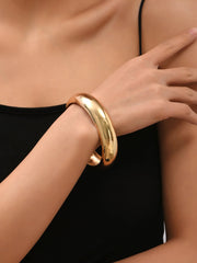 Elegant Solid Gold Bangle – Minimalist Everyday Jewelry