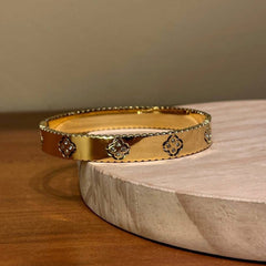 Luxy Clover Handcuff